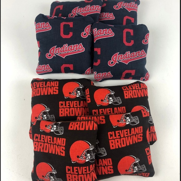 Cornhole Bags Canvas Microsuede Slide / Stick Set of 8 Cleveland Browns Indians - Picture 3 of 8